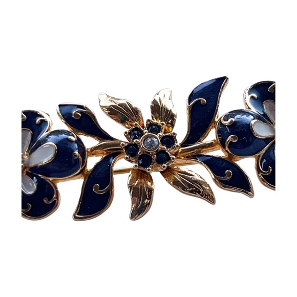 Joan Rivers Blue and White Enamel Flower Pin, Swarovski Crystals, Vintage 1990's - Picture 7 of 7